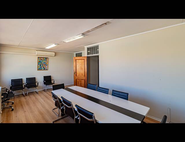 1,048M² OFFICE FOR SALE IN FERNDALE